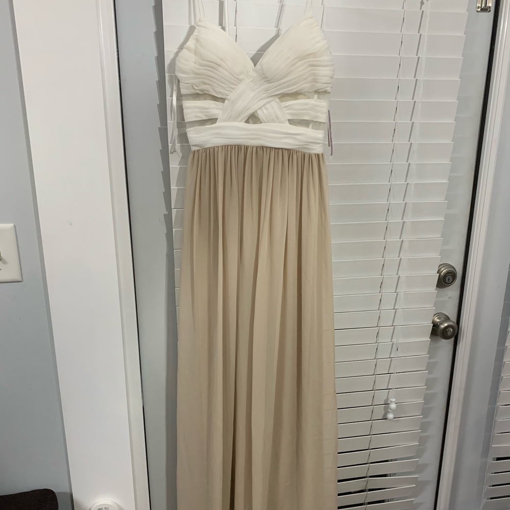 Cute dress never worn